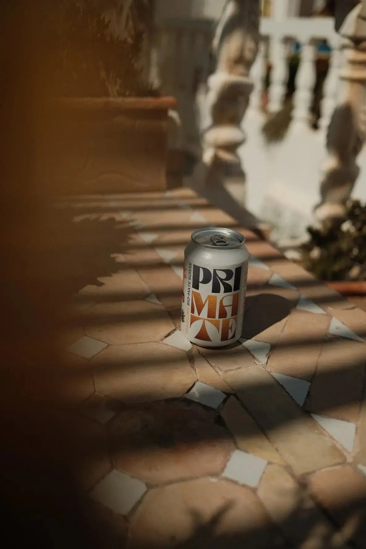 PRI MATE - Schweizer Bio-Mate, natürlich hergestellt in Zürich & St. Gallen. Frischer Mate Tee mit wenig Zucker, koffeinhaltig, Swiss Made und Vegan.