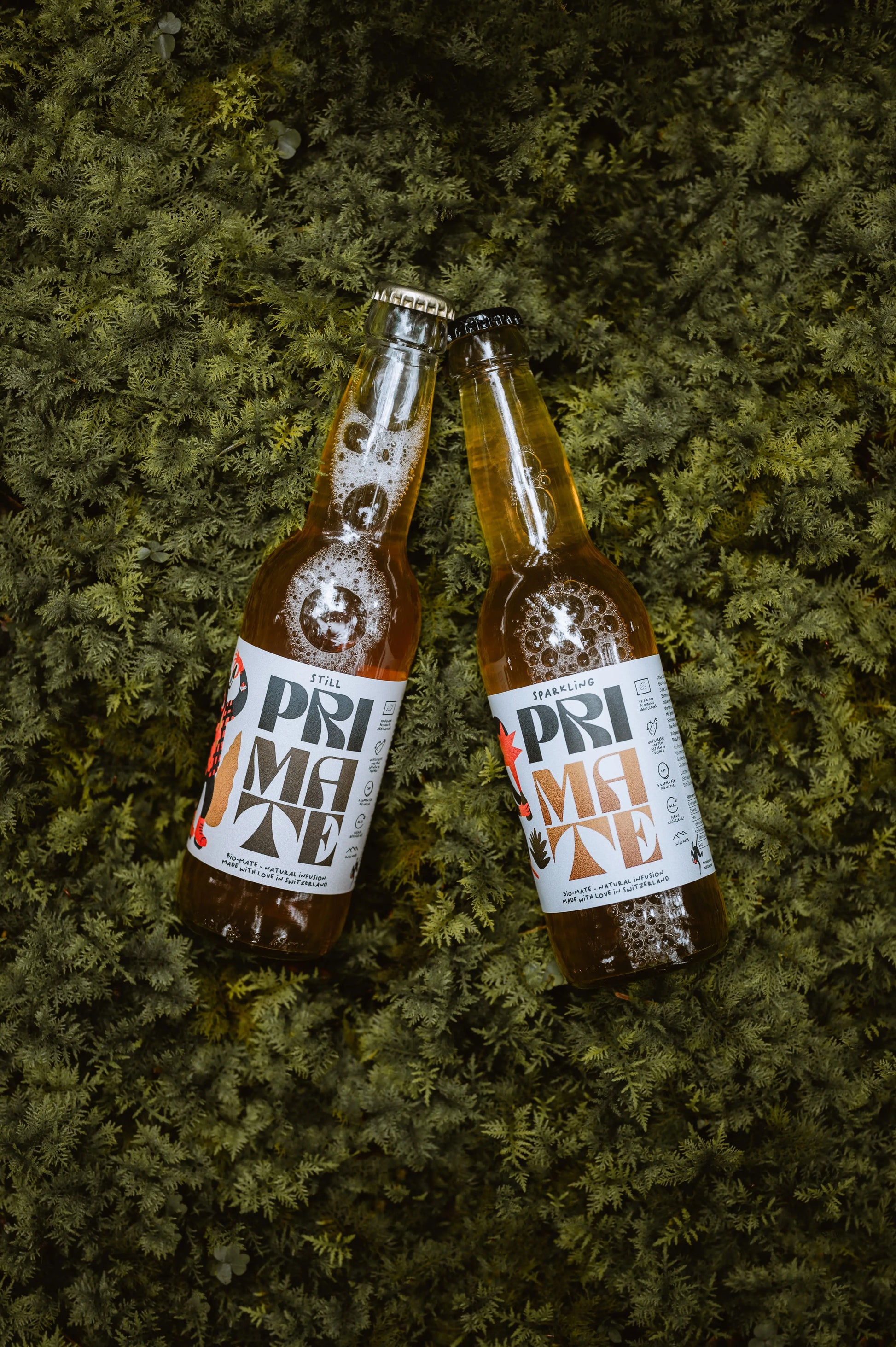 PRI MATE Bio Mix Flasche -  Schweizer Bio-Mate, natürlich hergestellt in Zürich & St. Gallen. Frischer Mate Tee mit wenig Zucker, koffeinhaltig, Swiss Made und Vegan.